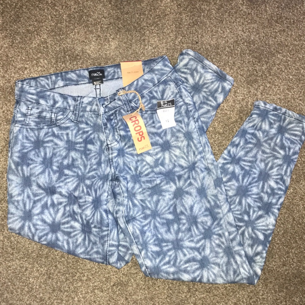 Cropped patterned jeans
